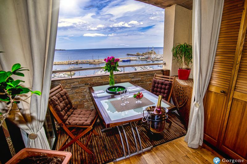 location au bord de la Mer M�diterran�e